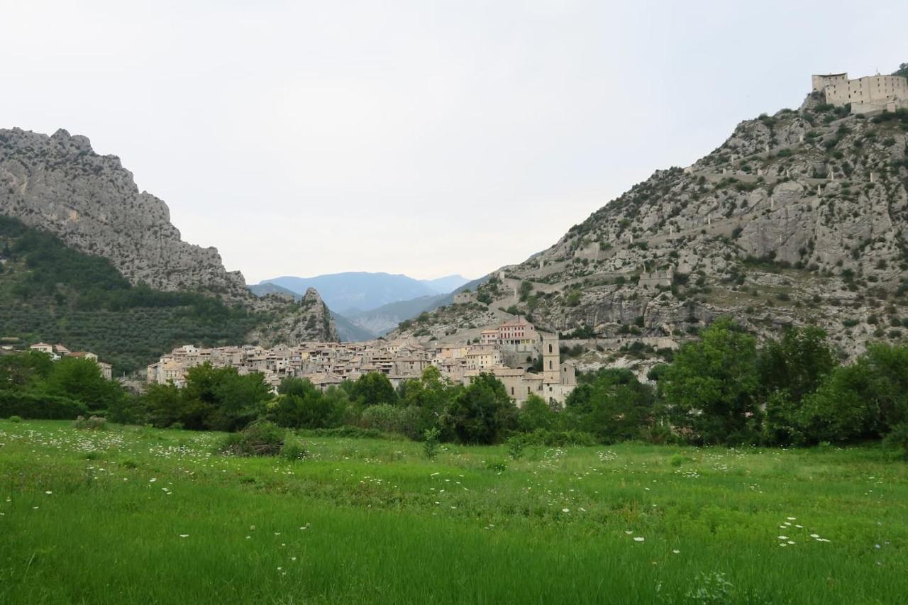 Les Gites D'Intervalles Entrevaux Dış mekan fotoğraf